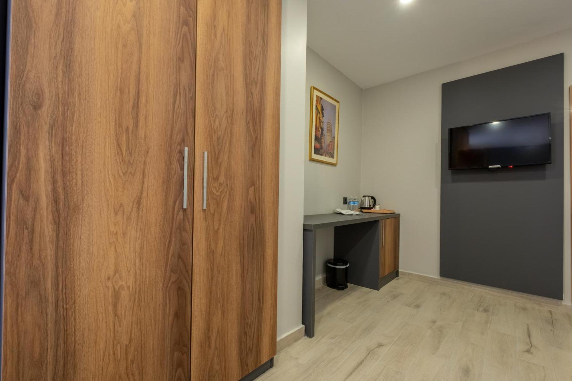 Hotel Fly Point Airport 3*