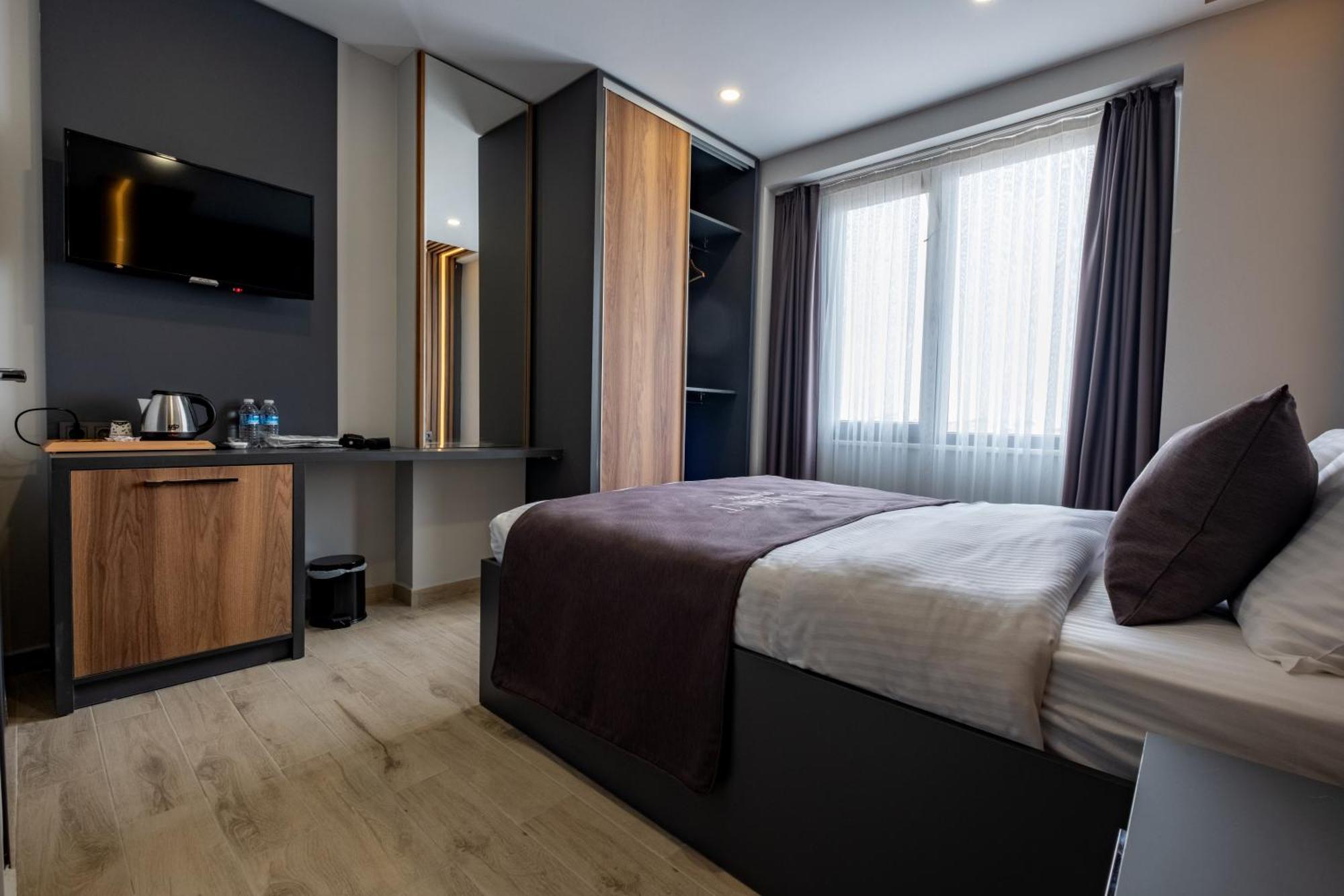 Fly Point Airport Hotel